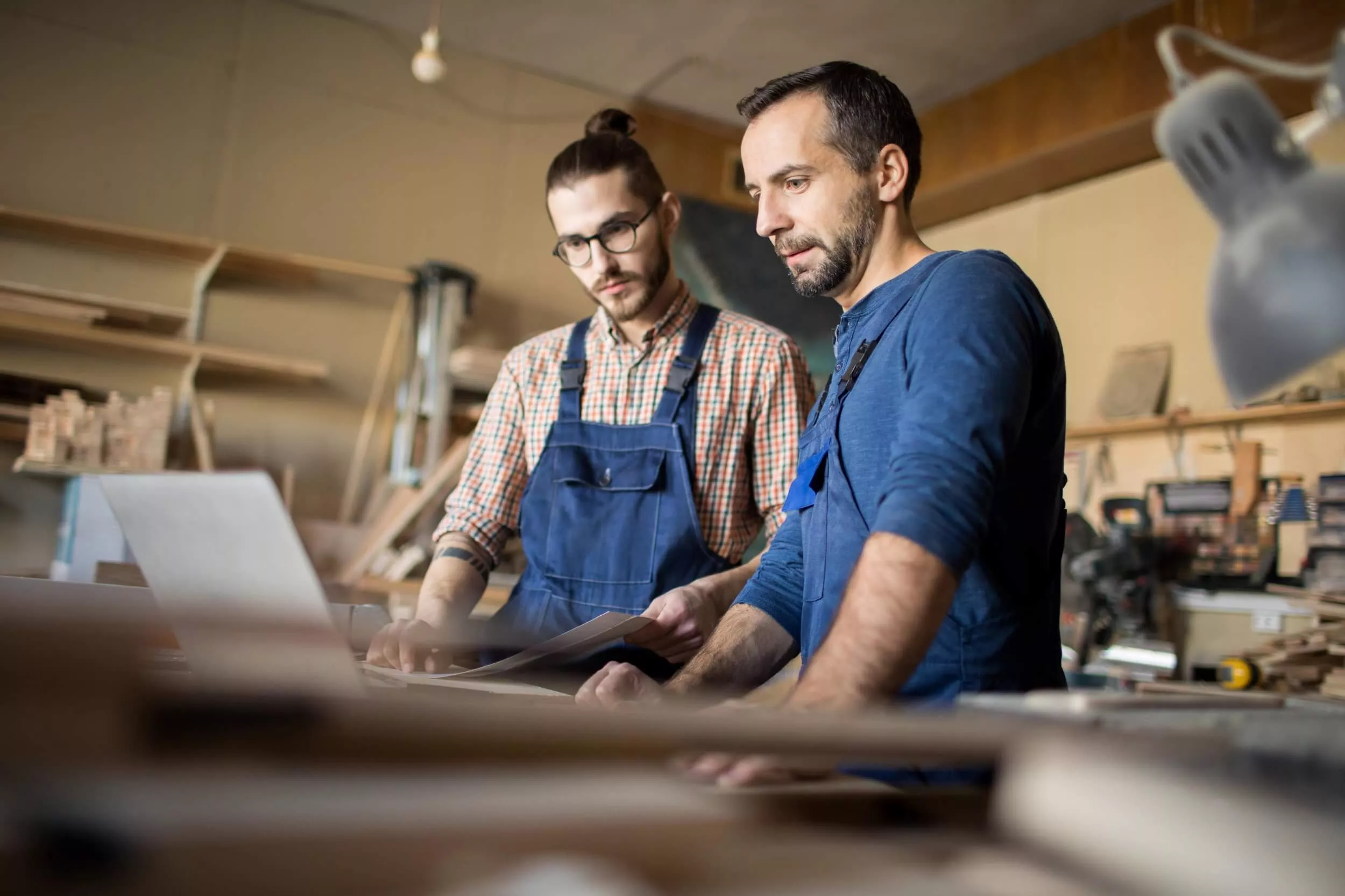Artisans & Indépendants : L’utilitaire compact idéal pour vos chantiers en Suisse